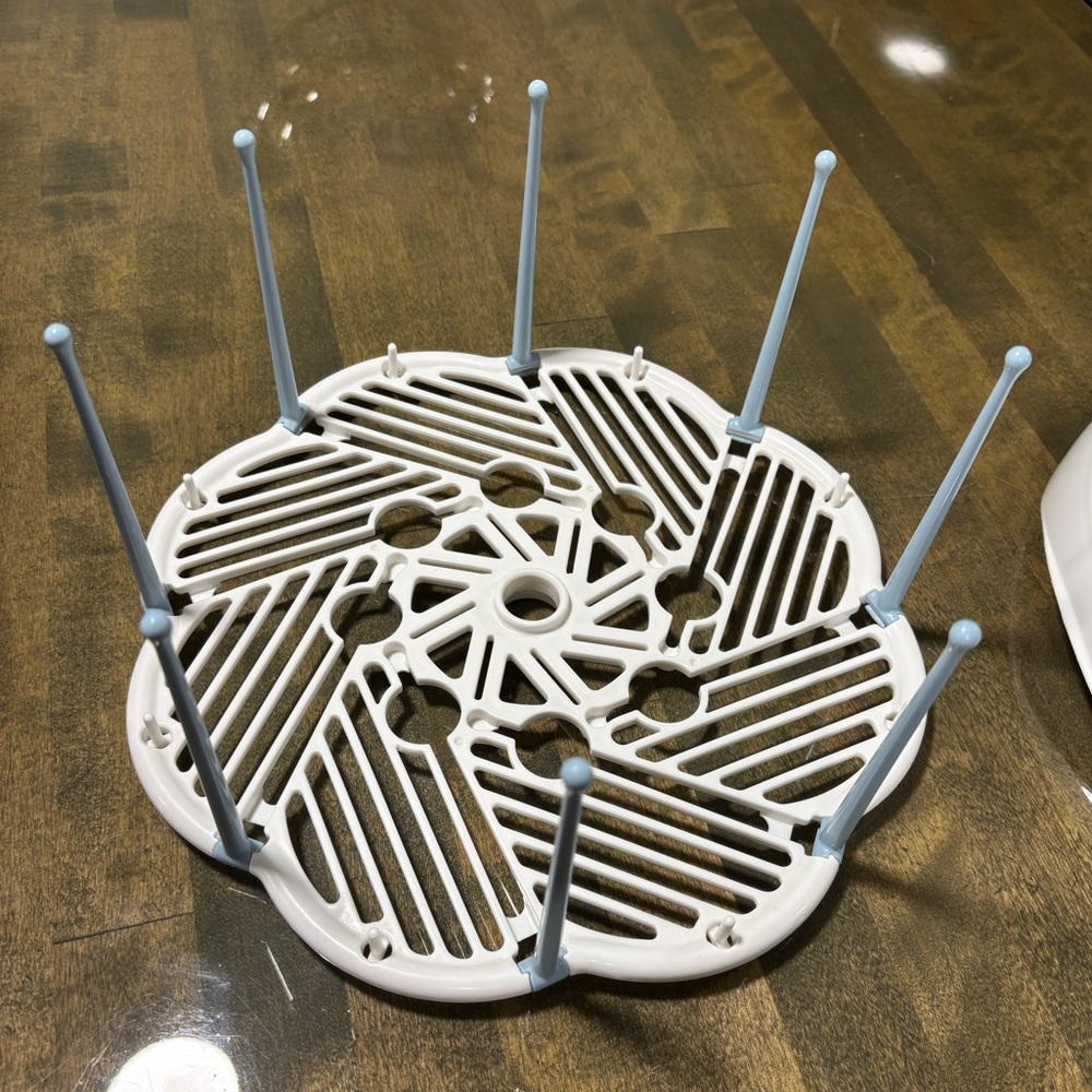 Munchkin Bottle Drying Rack - Picture 6 of 7